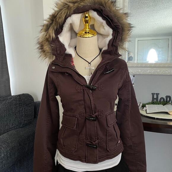 Brown hollister fur jacket - Picture 1 of 6